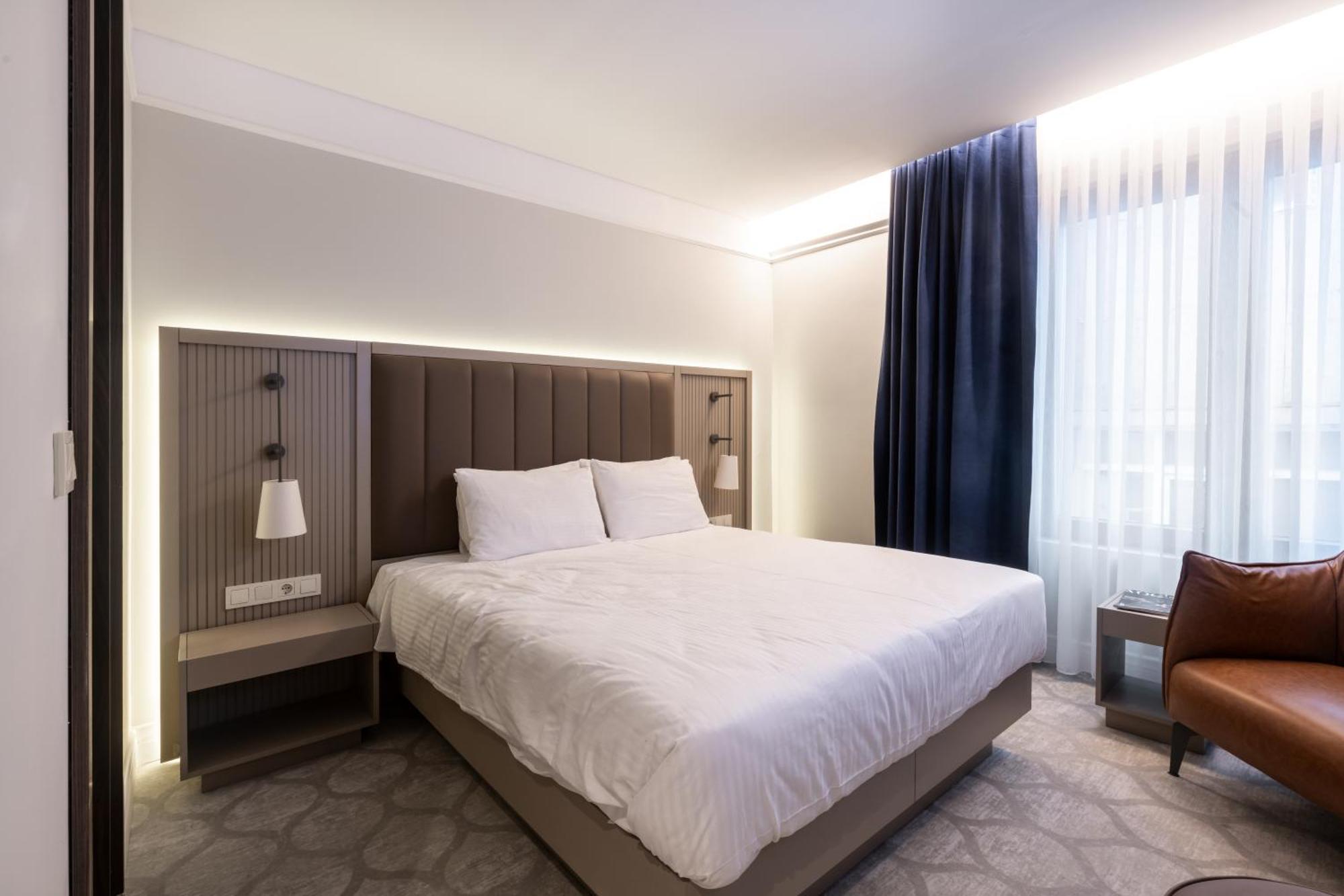 Noble Pangalti Hotel Istanbul Bagian luar foto