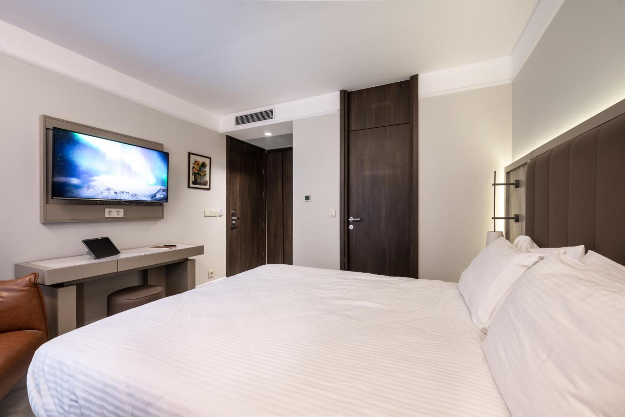 Noble Pangalti Hotel Istanbul Bagian luar foto