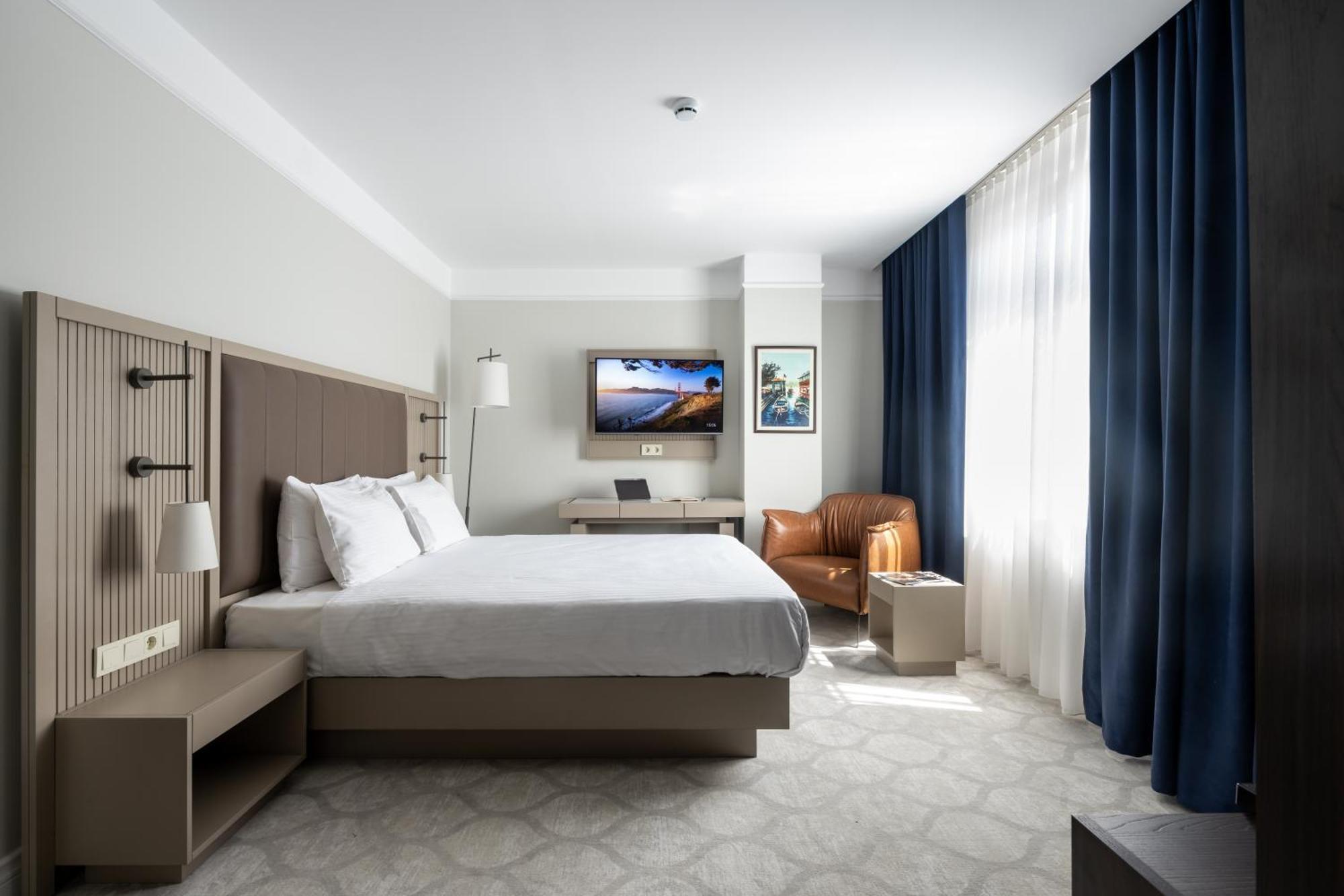 Noble Pangalti Hotel Istanbul Bagian luar foto