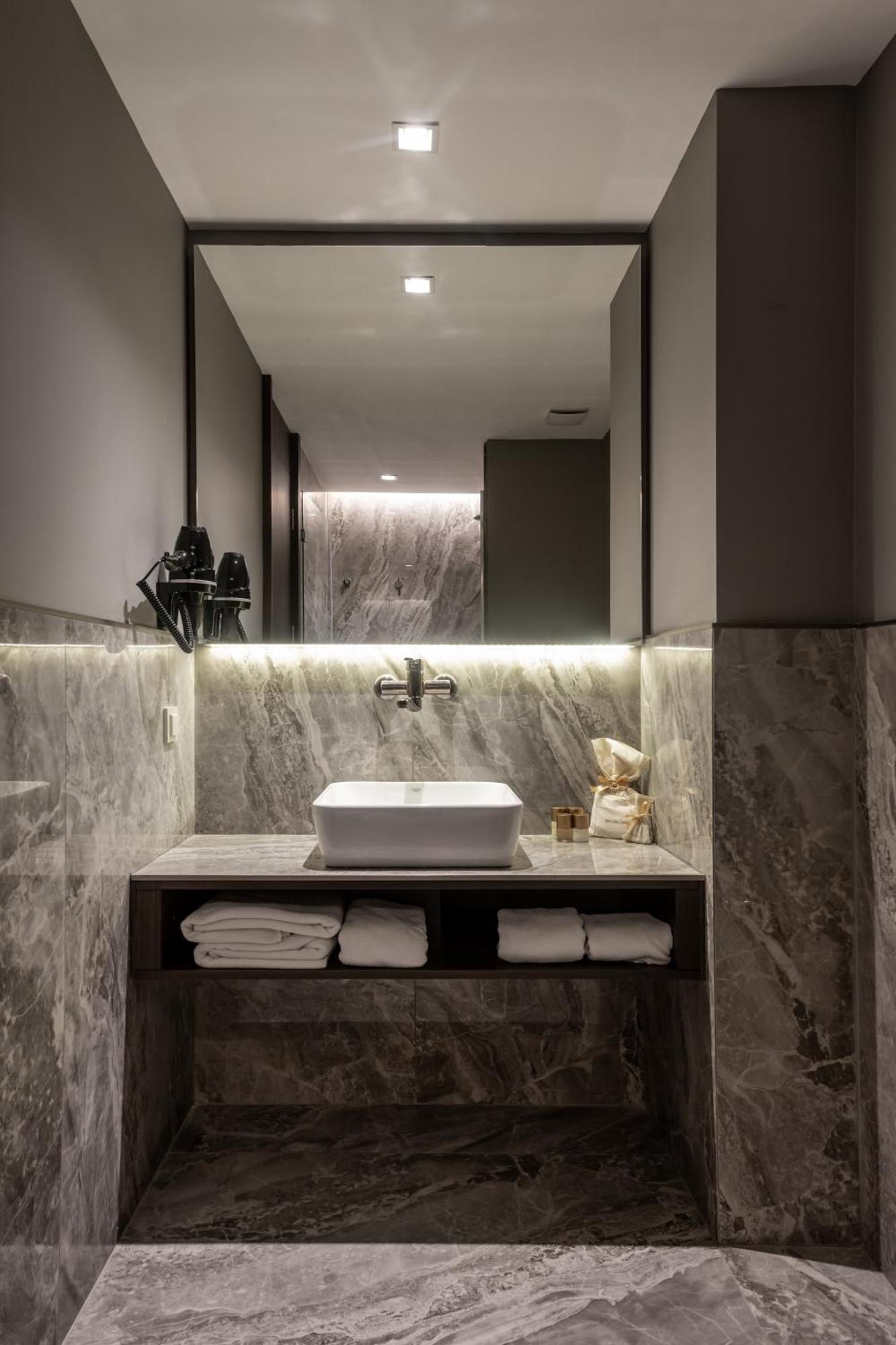 Noble Pangalti Hotel Istanbul Bagian luar foto