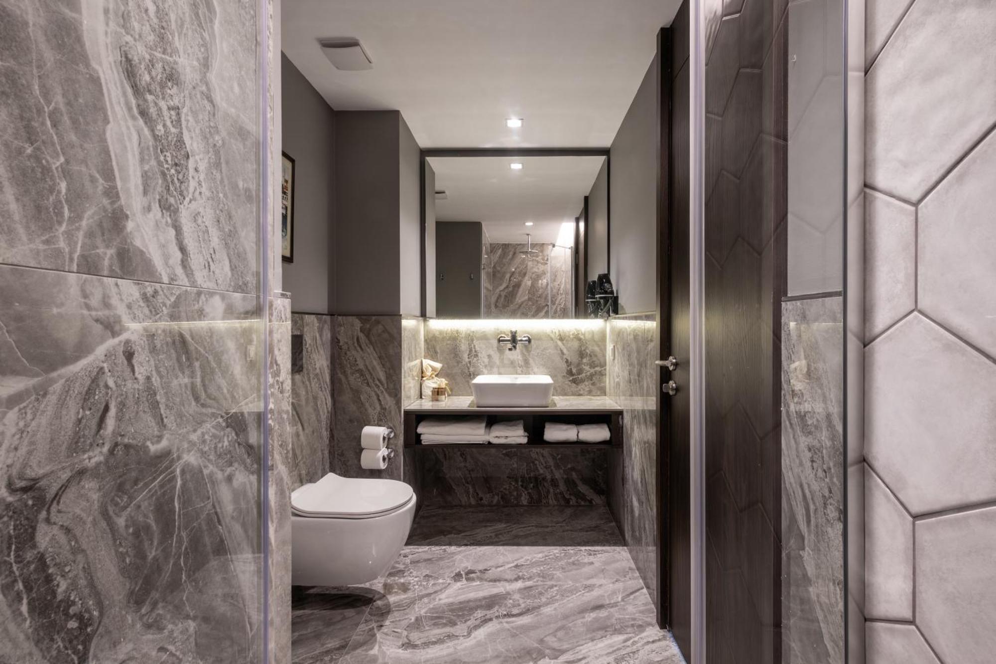 Noble Pangalti Hotel Istanbul Bagian luar foto