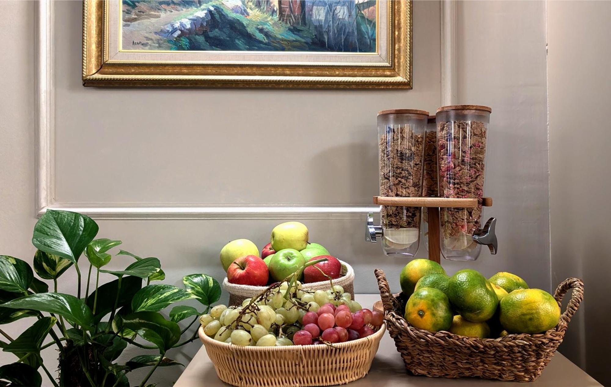 Noble Pangalti Hotel Istanbul Bagian luar foto